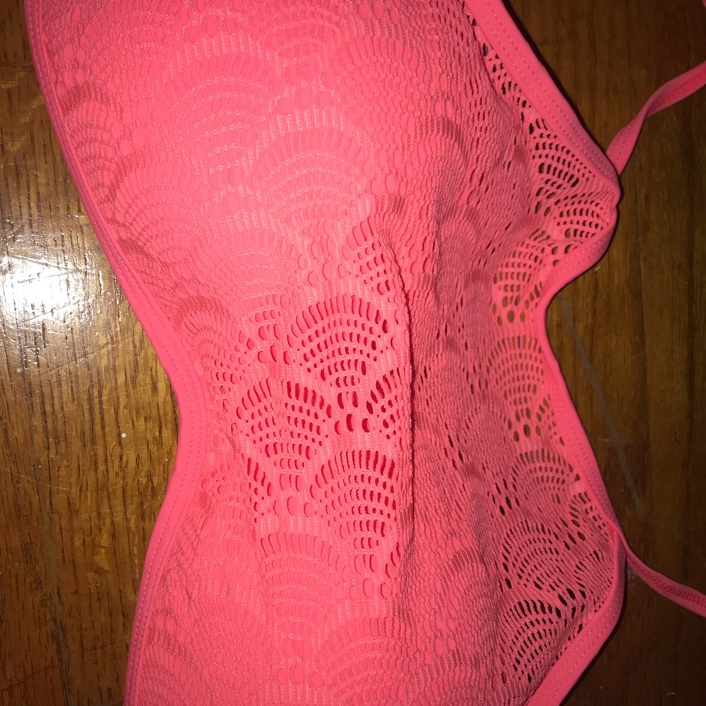 Bikini - Picture 2 of 2